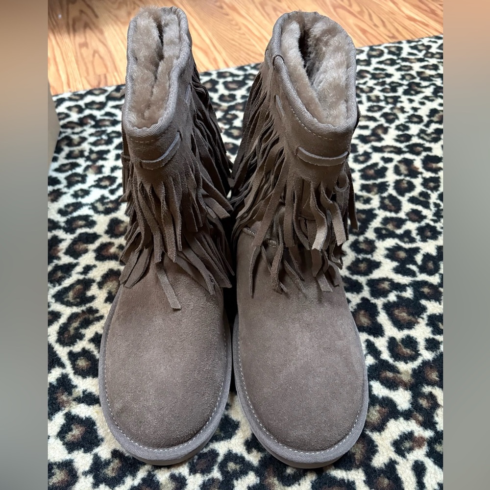 NIB Ugg by Koolaburra Cable Fringe Boots - Picture 3 of 6